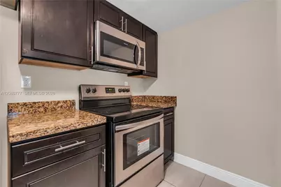 1990 NW 4th Ct #10, Miami, FL 33136 - Photo 8
