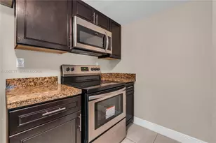 1990 NW 4th Ct, Miami, FL 33136 - Photo 8