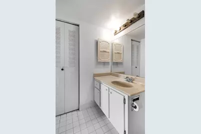 300 SW 134th Way #413E, Pembroke Pines, FL 33027 - Photo 12