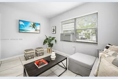 821 SW 5th St #1, Miami, FL 33130 - Photo 2