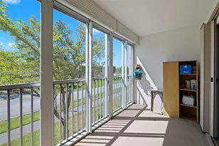 12950 SW 4th Ct, Pembroke Pines, FL 33027 - Photo 10