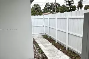 2415 Thomas St, Hollywood, FL 33020 - Photo 14