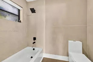 10046 NW 41st St, Doral, FL 33178 - Photo 18
