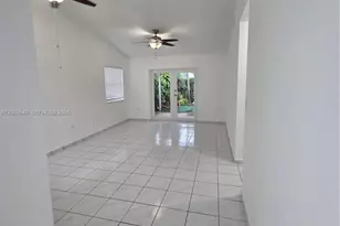 306 NW 114th Ave, Sweetwater, FL 33172 - Photo 6