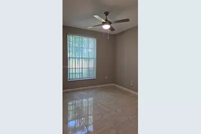 1908 NW 79th Way, Pembroke Pines, FL 33024 - Photo 20