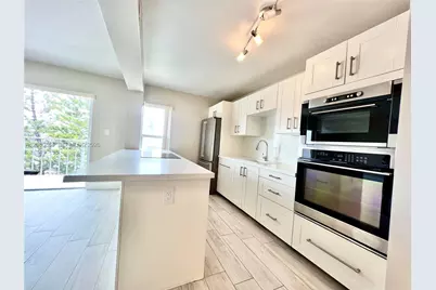 1300 Alton Rd #6C, Miami Beach, FL 33139 - Photo 4