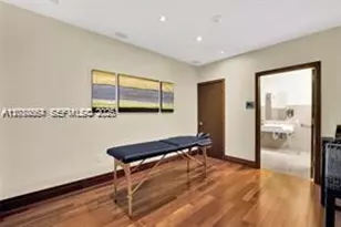 1050 Brickell Ave, Miami, FL 33131 - Photo 22
