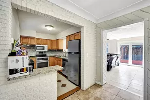 541 N 70th Terrace, Hollywood, FL 33024 - Photo 12