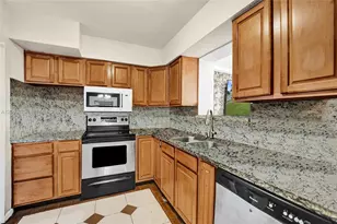 541 N 70th Terrace, Hollywood, FL 33024 - Photo 14