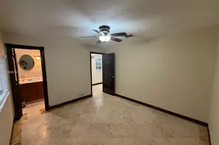 9051 NW 18th Ct, Pembroke Pines, FL 33024 - Photo 10