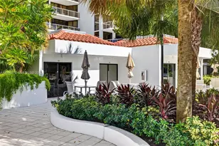 20281 E Country Club Dr, Aventura, FL 33180 - Photo 2