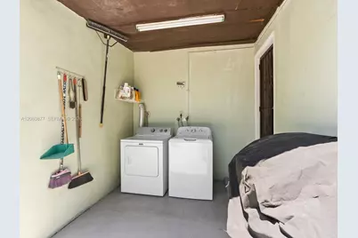 1828 SW 18th St, Miami, FL 33145 - Photo 24