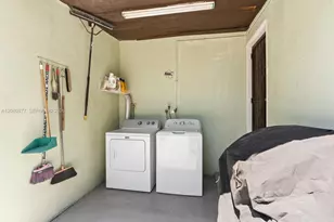 1828 SW 18th St, Miami, FL 33145 - Photo 24