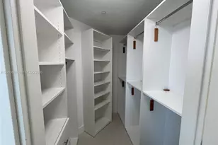 1300 Brickell Bay Dr, Miami, FL 33131 - Photo 18