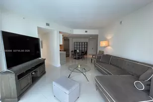 1300 Brickell Bay Dr, Miami, FL 33131 - Photo 4