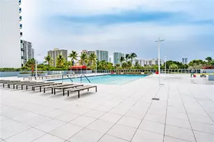 3625 N Country Club Dr, Aventura, FL 33180 - Photo 30