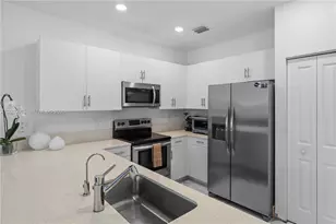 957 NE 211th St, Miami, FL 33179 - Photo 6