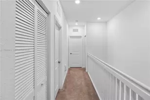 957 NE 211th St, Miami, FL 33179 - Photo 10