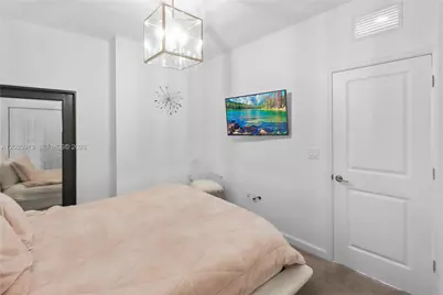 957 NE 211th St, Miami, FL 33179 - Photo 14