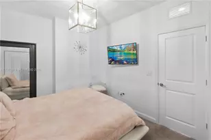 957 NE 211th St, Miami, FL 33179 - Photo 14