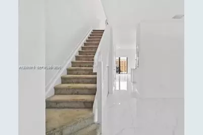 957 NE 211th St, Miami, FL 33179 - Photo 2