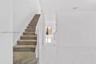 957 NE 211th St, Miami, FL 33179 - Photo 2