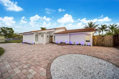 2286 NE 215th St #2286, Miami, FL 33180 - Photo 2