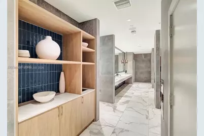 90 SW 3rd St #2210, Miami, FL 33130 - Photo 18
