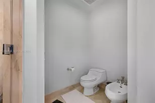 100 S Pointe Dr, Miami Beach, FL 33139 - Photo 22