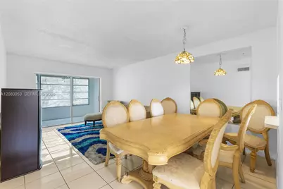 7891 N Sunrise Lakes Dr #305, Sunrise, FL 33322 - Photo 10