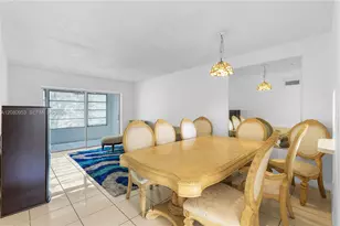 7891 N Sunrise Lakes Dr, Sunrise, FL 33322 - Photo 10