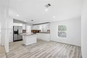 19800 SW 180th Ave, Miami, FL 33187 - Photo 8