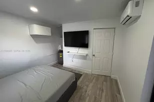 1421 N 68th Terrace, Hollywood, FL 33024 - Photo 34
