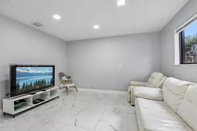 1421 N 68th Ter, Hollywood, FL 33024 - Photo 8