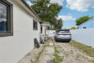 1421 N 68th Terrace, Hollywood, FL 33024 - Photo 26