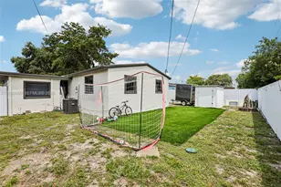 1421 N 68th Terrace, Hollywood, FL 33024 - Photo 28