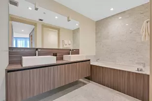 1000 Brickell Plaza, Miami, FL 33131 - Photo 30