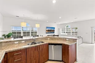 913 SW 8th St, Fort Lauderdale, FL 33315 - Photo 12