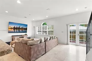 913 SW 8th St, Fort Lauderdale, FL 33315 - Photo 8