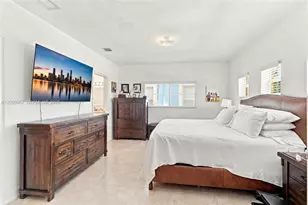 913 SW 8th St, Fort Lauderdale, FL 33315 - Photo 14