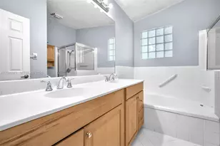17002 NW 10th St, Pembroke Pines, FL 33028 - Photo 12