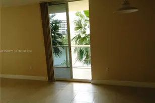 5091 NW 7th St, Miami, FL 33126 - Photo 6
