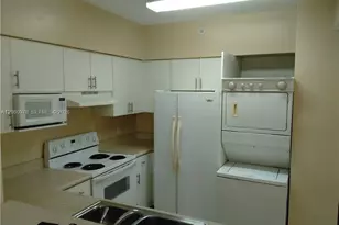 5091 NW 7th St, Miami, FL 33126 - Photo 10