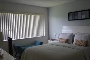 800 S Hollybrook Dr, Pembroke Pines, FL 33025 - Photo 14