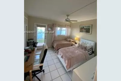 925 SW 11th Ave #1, Hallandale Beach, FL 33009 - Photo 6