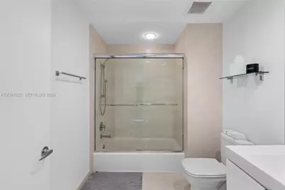 17111 Biscayne Blvd #402, North Miami Beach, FL 33160 - Photo 48