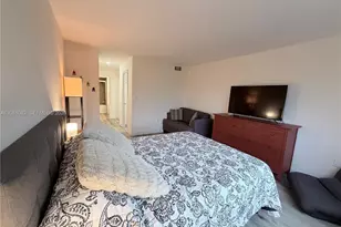 2780 NE 183rd St, Aventura, FL 33160 - Photo 22
