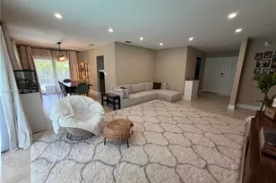 8203 NW 37th St, Coral Springs, FL 33065 - Photo 2