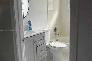 100 SW 132nd Way, Pembroke Pines, FL 33027 - Photo 8