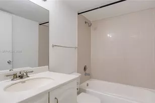 8260 SW 210th St, Cutler Bay, FL 33189 - Photo 16